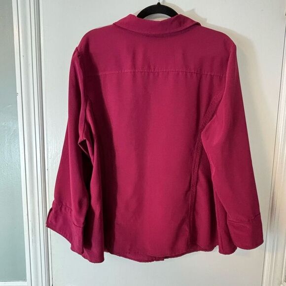 Dressbarn 2X berry color button up shirt princess seam flip cuff long sleeve - Picture 3 of 10